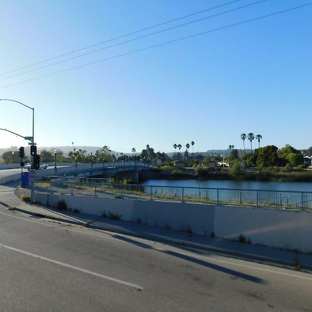 Super 8 By Wyndham Santa Cruz Beach Boardwalk Εξωτερικό φωτογραφία