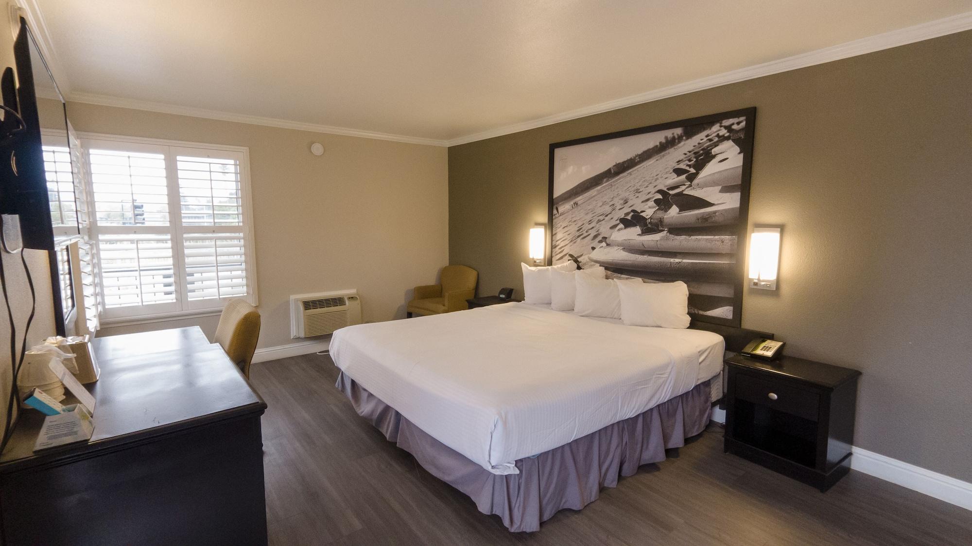 Super 8 By Wyndham Santa Cruz Beach Boardwalk Εξωτερικό φωτογραφία
