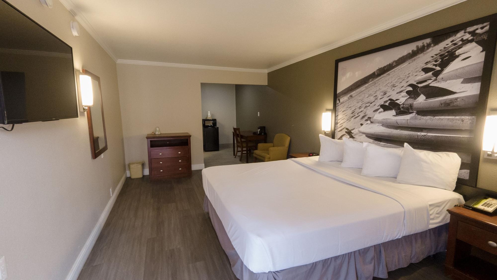 Super 8 By Wyndham Santa Cruz Beach Boardwalk Εξωτερικό φωτογραφία