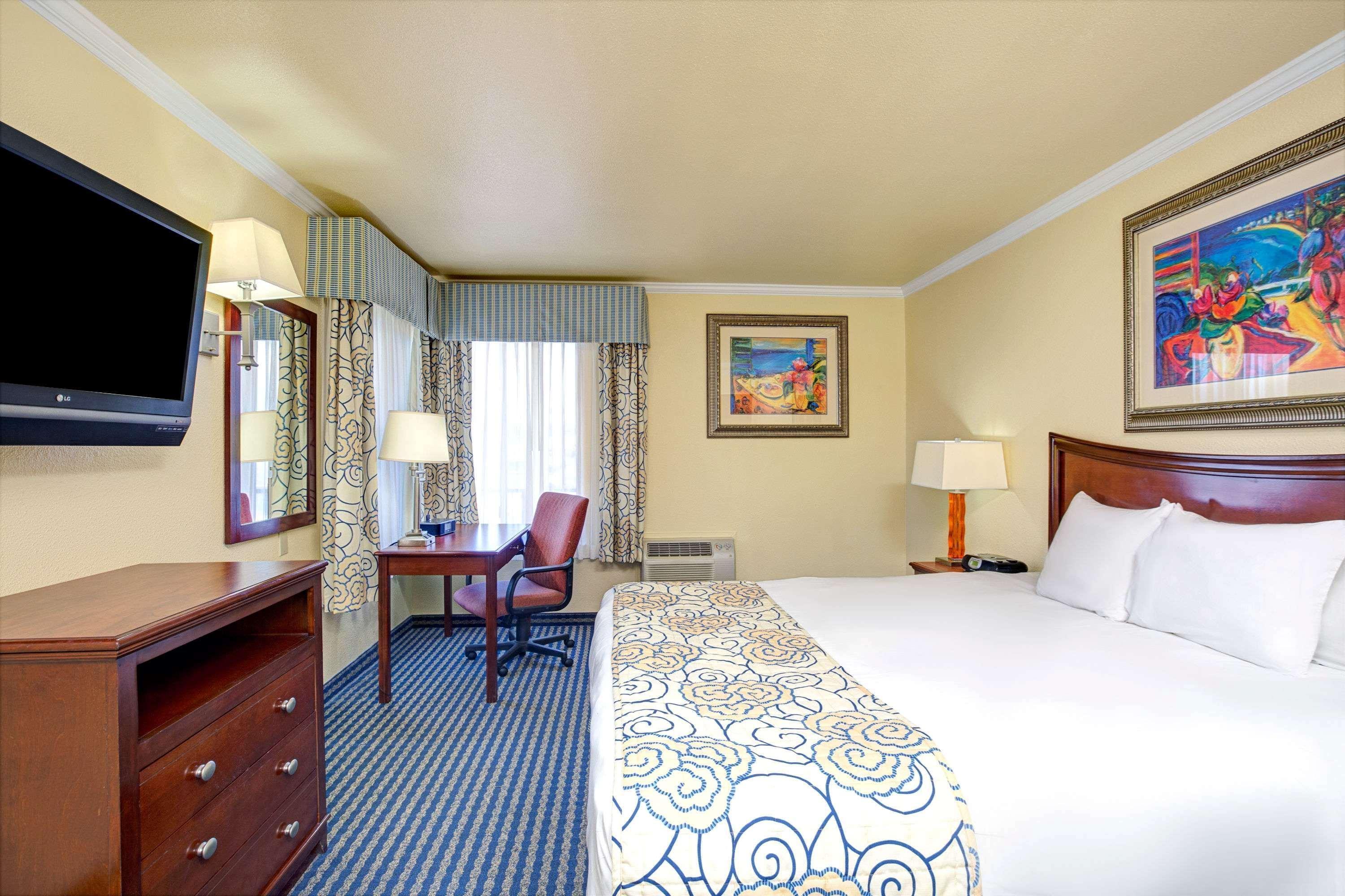 Super 8 By Wyndham Santa Cruz Beach Boardwalk Εξωτερικό φωτογραφία